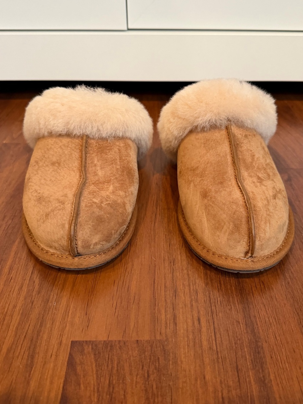 UGG Womens Scuffette II Slipper (Chestnut)